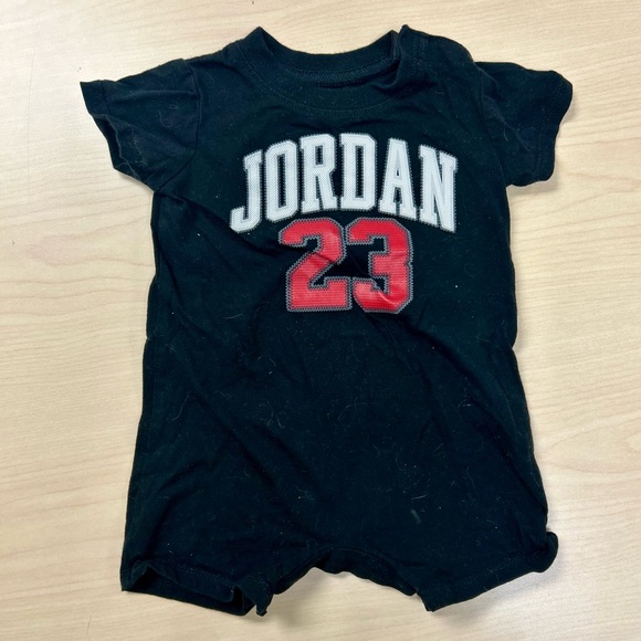 👶 Nike & Jordan Baby Onesie Bundle – 5 Pieces – Unisex 👶 - Picture 10 of 11